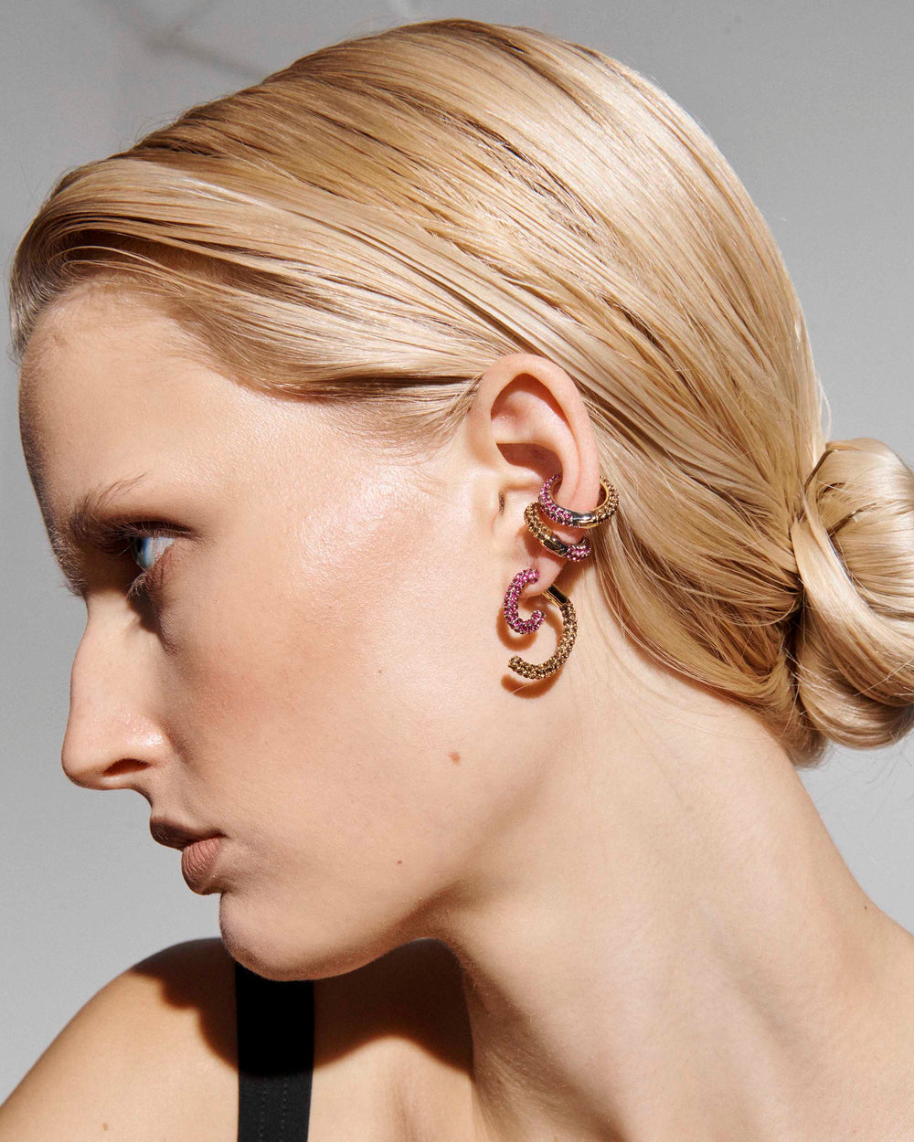 Lili Pave Ear-cuff (Pink)