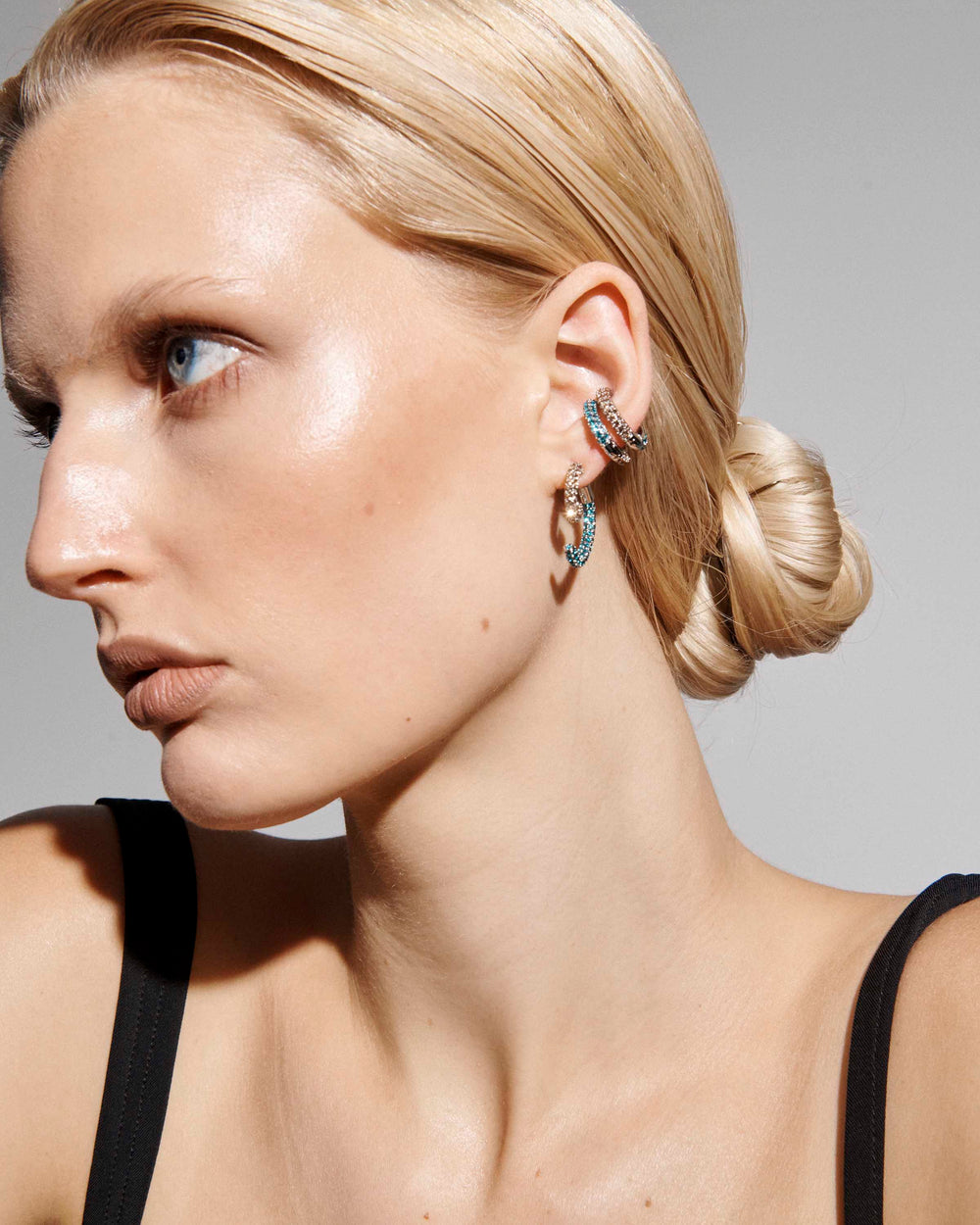 Lili Pave Ear-cuff (Blue)
